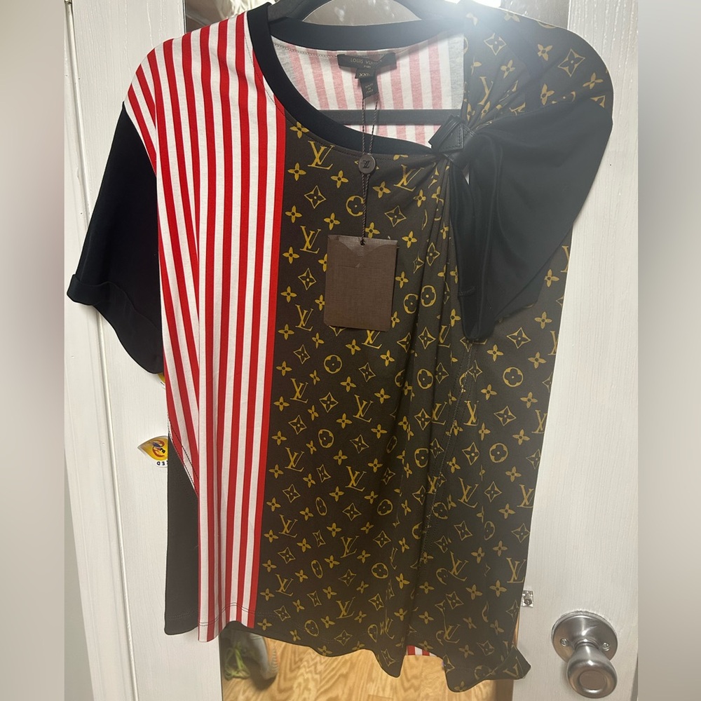 LOUIS VUITTON NWT monogrammed shirt with leather detail